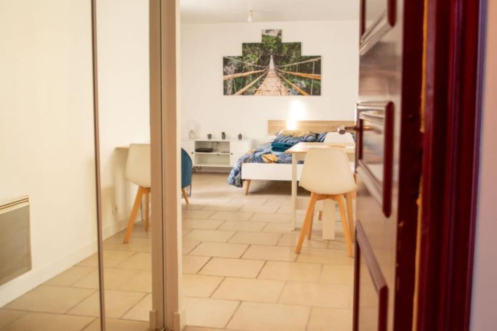 Studio Cosy Tv Wifi Confortable Et Chaleureux Gaillon Esterno foto